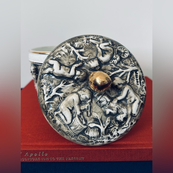 Vintage Italian Capodimonte Lidded Jar - Picture 5 of 9